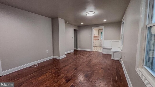 Building Photo - 28 S Lenola Rd