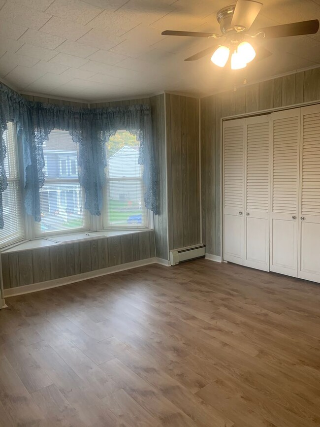 Building Photo - Available Now! 3 bedroom in Goldsboro Hist...