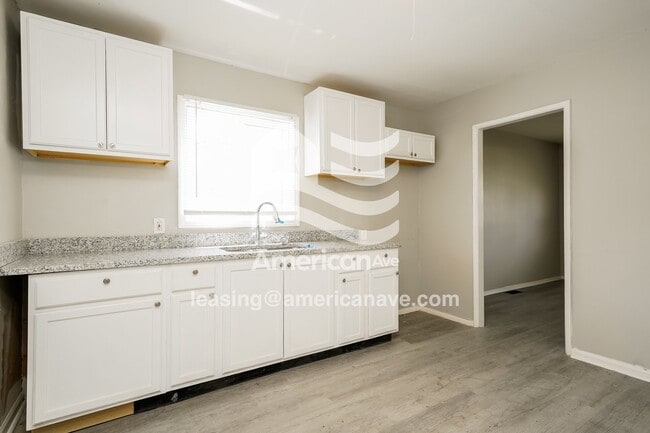 Building Photo - 3125 Hart Dr