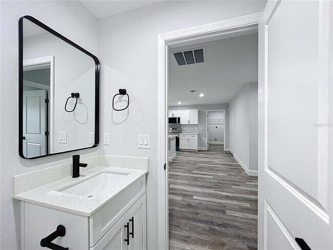 Building Photo - 527 Marion Oaks Ln