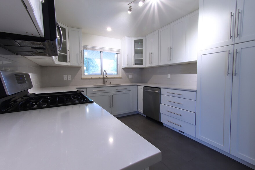 Remodeled Kitchen - 3249 Salem St