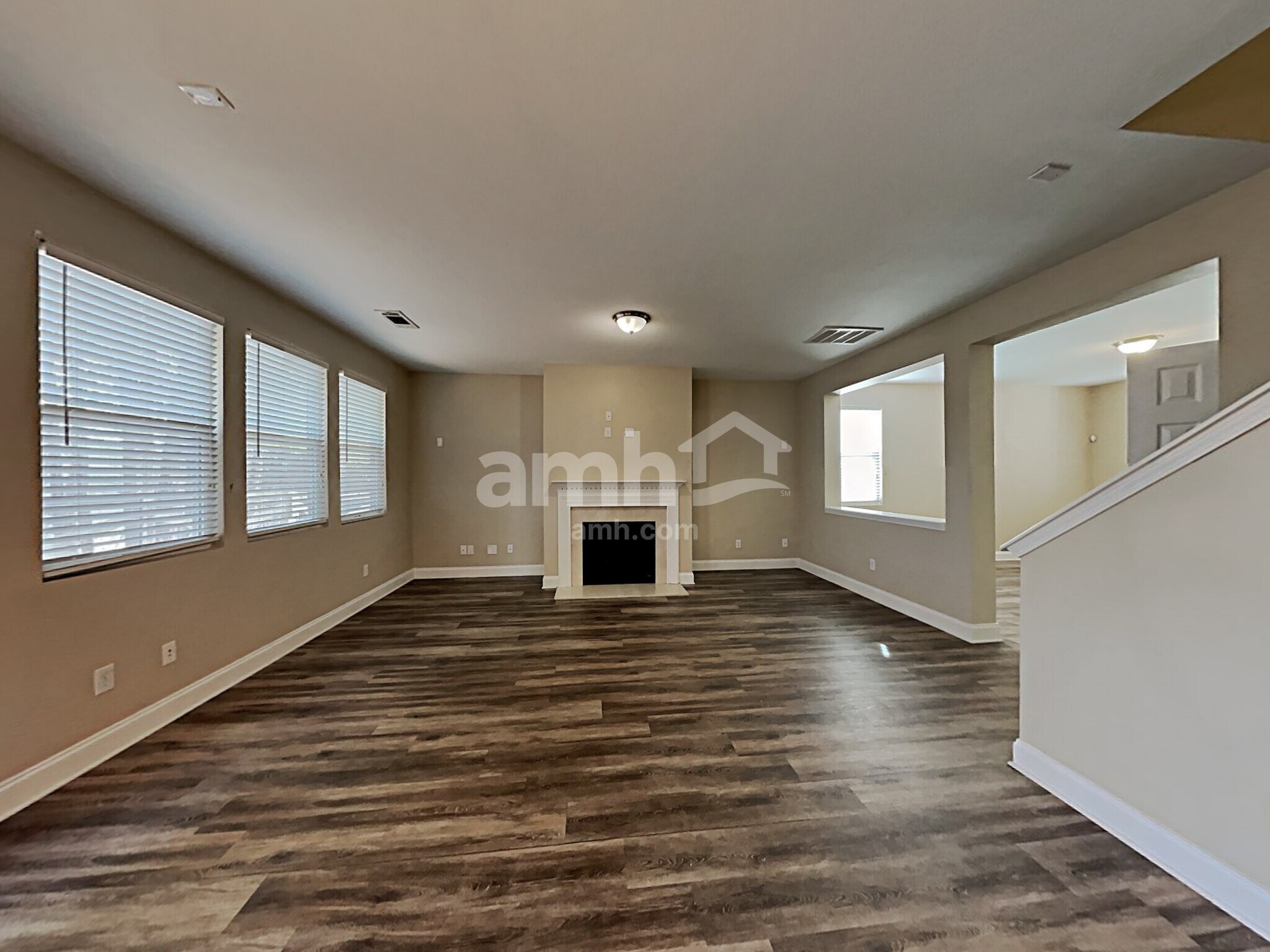 Building Photo - 2774 Jordan Ln