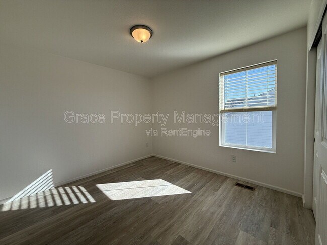 Building Photo - 5926 N Orleans St