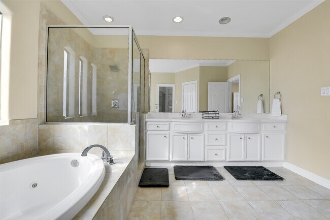 Building Photo - 1429 Utah St