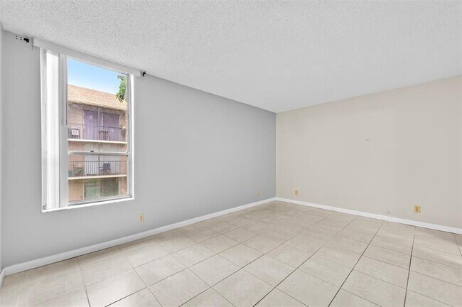 Building Photo - 7173 Orange Dr