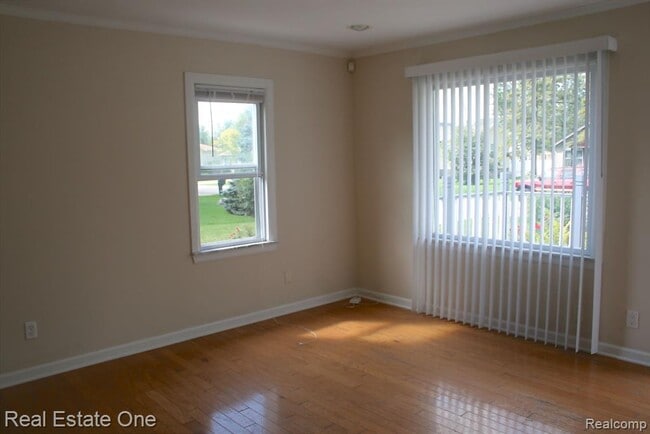 Building Photo - 3268 Troy Ave