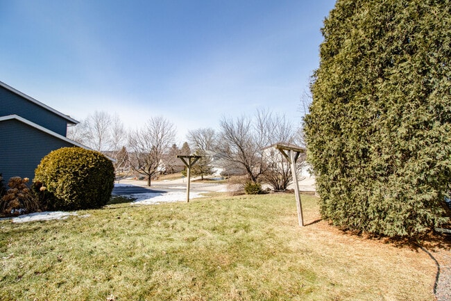 Building Photo - 1055 S Imperial Dr