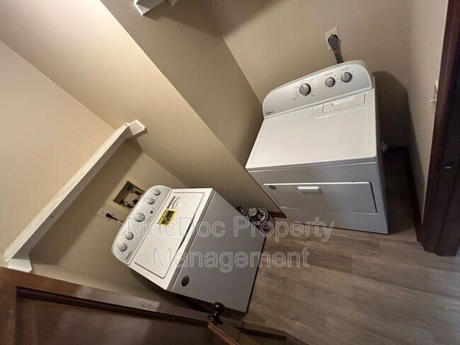 Building Photo - 1907 White Lake Dr