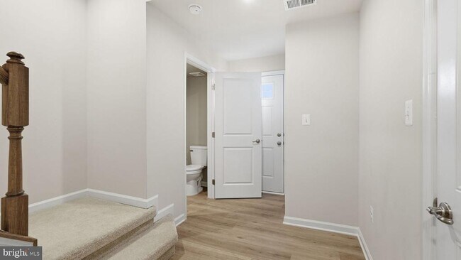 Building Photo - 1790 Scenic Lp