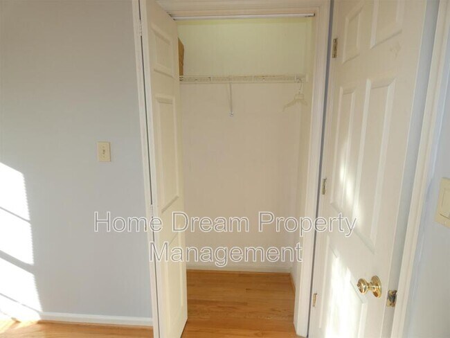 Building Photo - 2623 Van Buren St