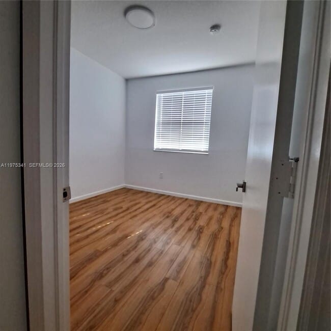 Building Photo - 642 SW 106th Ave