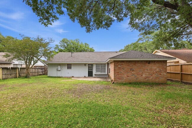 Building Photo - 5111 Crystal Bay Dr