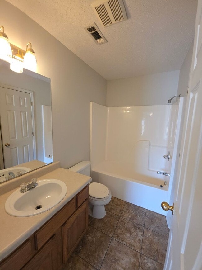 Building Photo - 817-825 West 12th St.