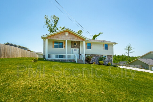 Building Photo - 8128 Fallen Maple Dr