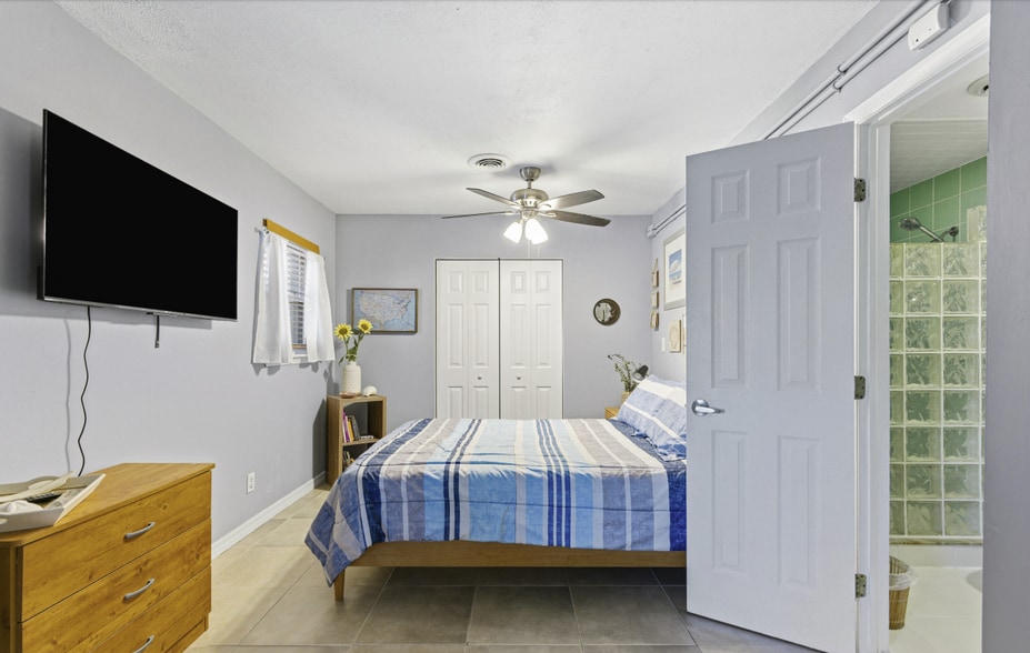 Building Photo - 1811 Eastern Dr