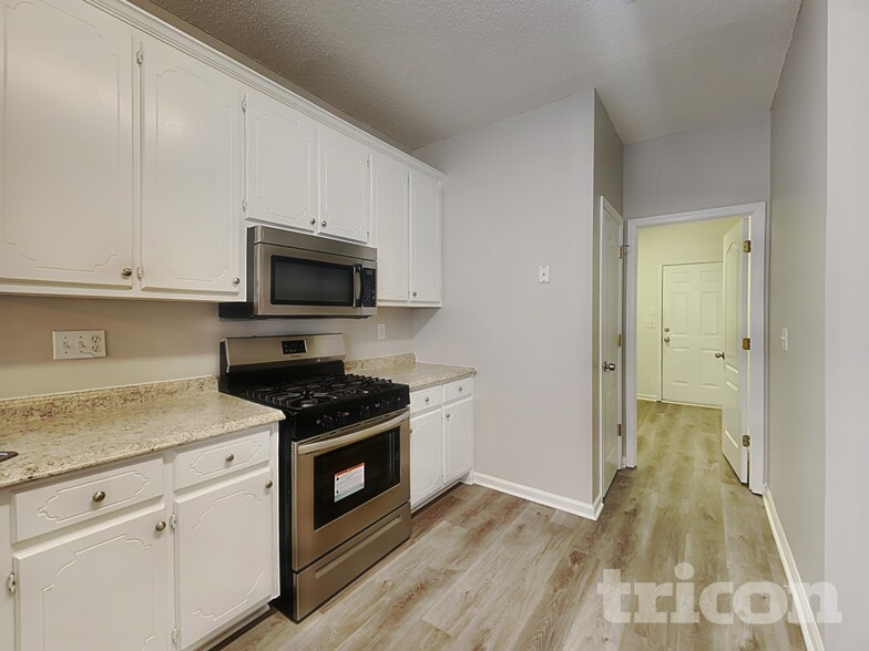 Building Photo - 8018 Christian Ct