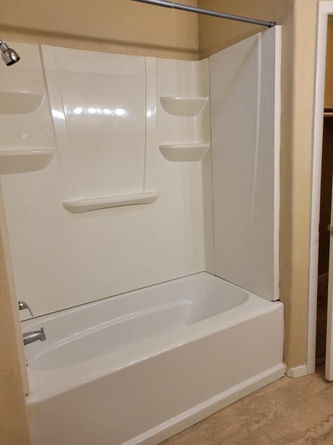 Building Photo - 11002 Longtom Ct