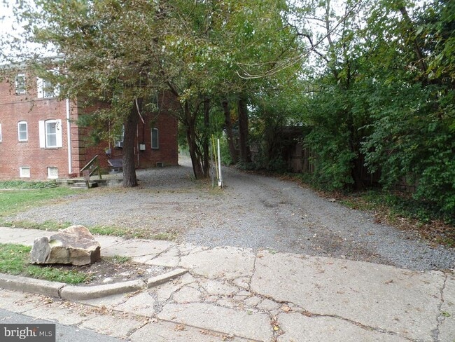 Building Photo - 1400 N Kenilworth St