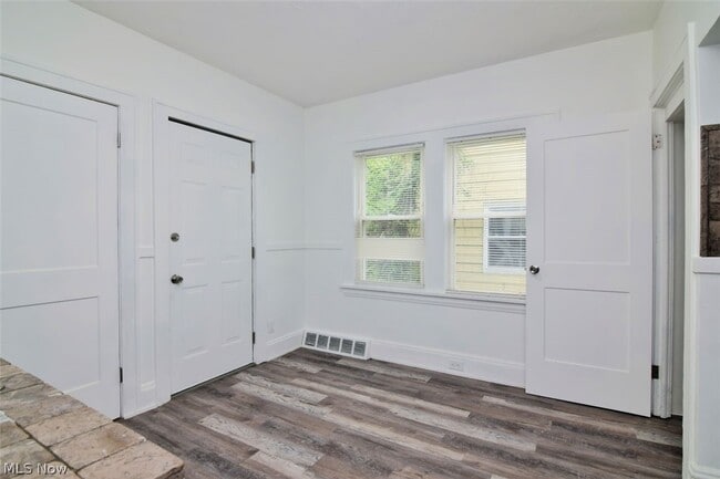 Building Photo - 3369 E 139th St