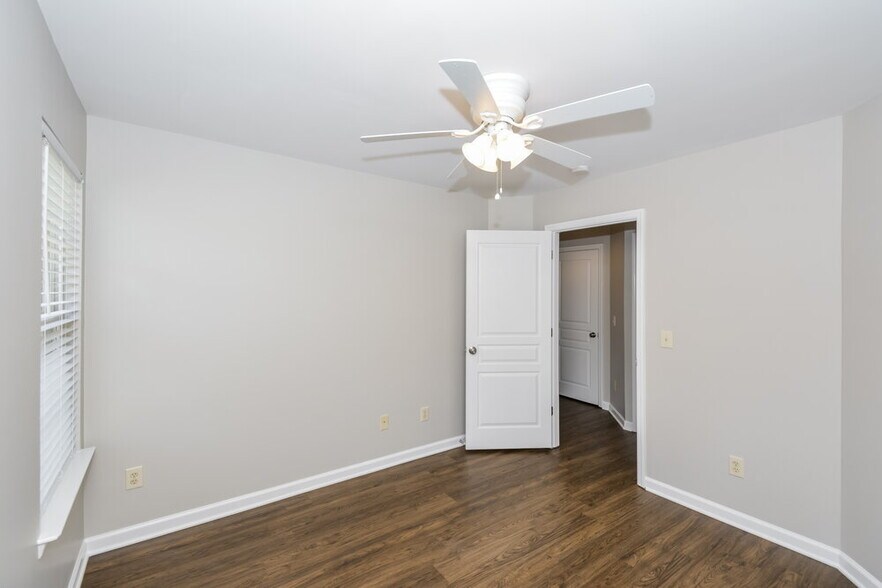 Building Photo - 7879 Rainey Dr