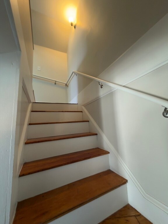 Building Photo - 41 Sherman St