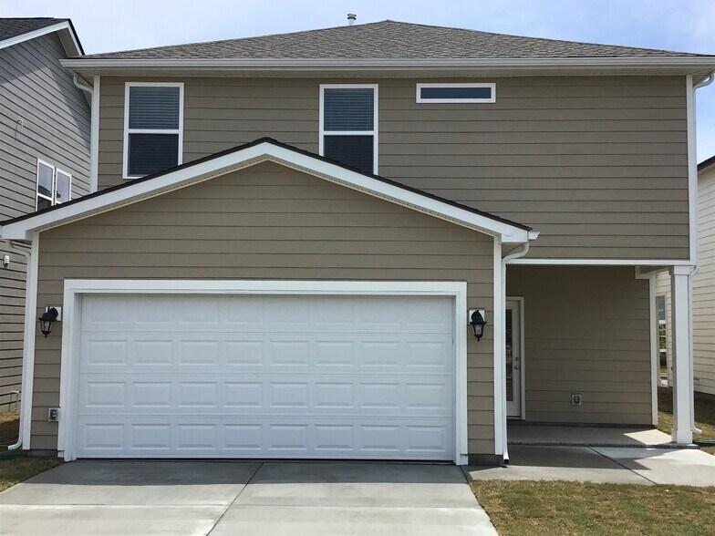 Building Photo - 4992 Chutney Dr
