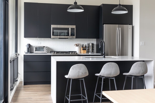 Building Photo - 1775 N Clybourn Ave