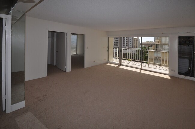 Building Photo - 2222 Aloha Dr