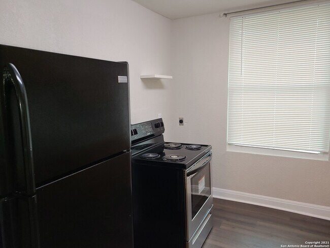 Building Photo - 10446 Mtn Vw-