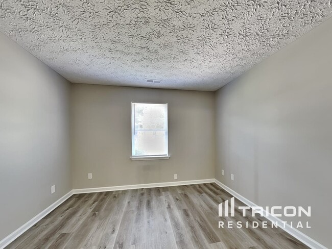 Building Photo - 5805 Forest Point Rd