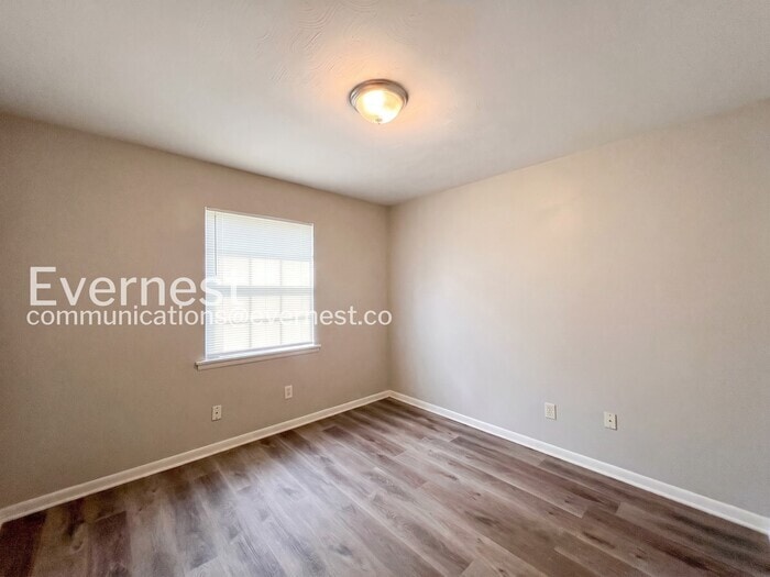 Building Photo - 856 White Clover Ln