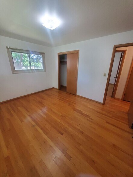 Building Photo - 4454 S 14th St