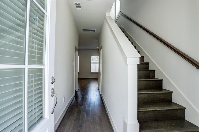 Building Photo - 9434 Kerrwood Ln
