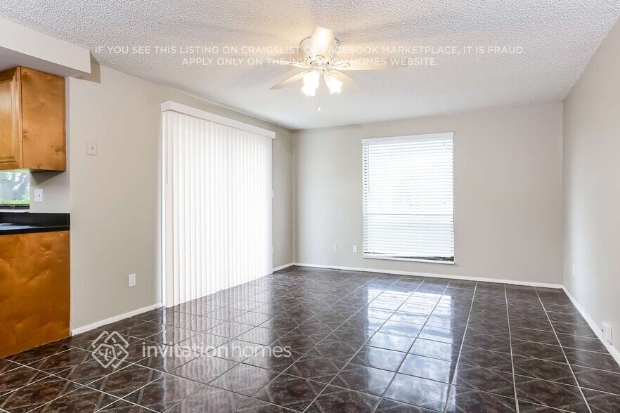 Building Photo - 1040 Grandview Cir