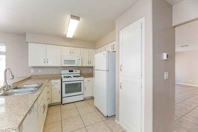 Building Photo - 379 Legacy Dr