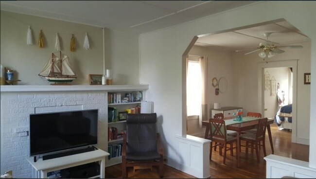 Building Photo - 2309 Bellevue Ave