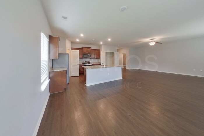 Building Photo - 101 Mayflower Cir