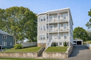 Building Photo - 184 Ocean Ave W