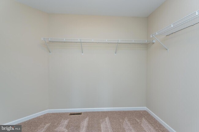 Building Photo - 1714 Shady Ln