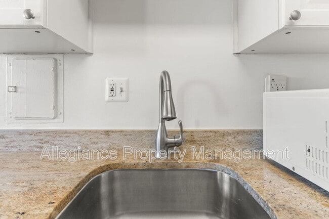 Building Photo - 1830 Columbia Pike