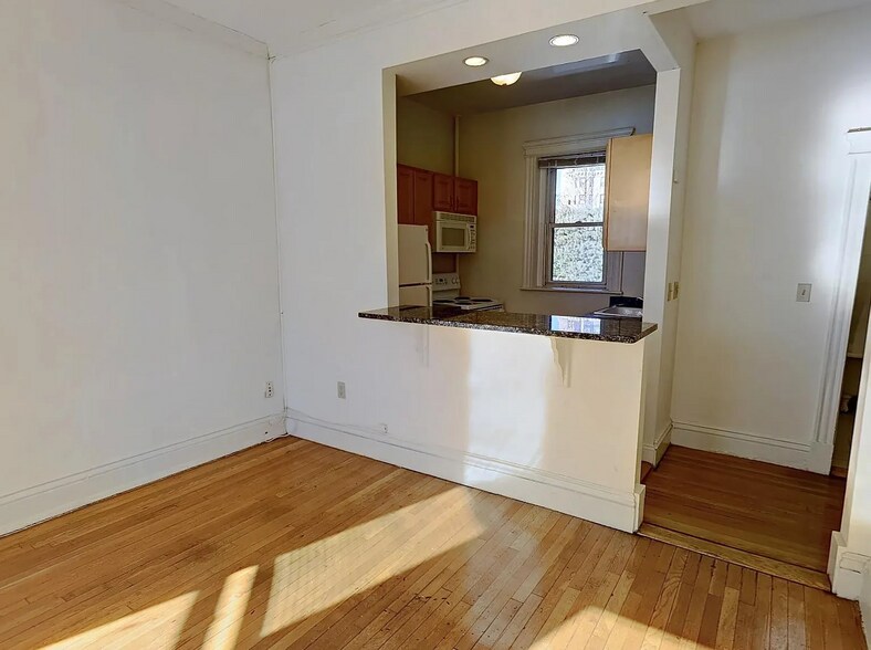 Building Photo - 36 Queensberry St
