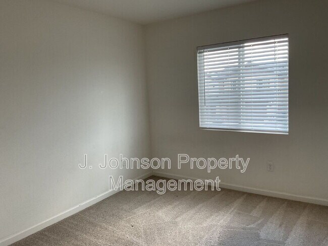 Building Photo - 470 Miwok Ln