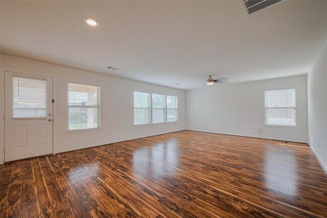 Building Photo - 19011 Tower Rose Ct