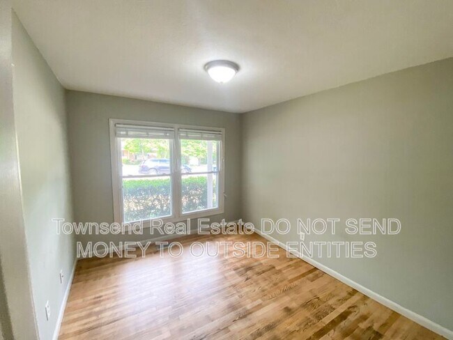Building Photo - 212 Haverhill Dr