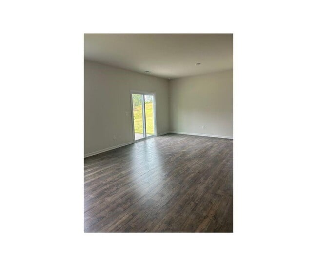 Building Photo - 1215 37th Ave Lane NE