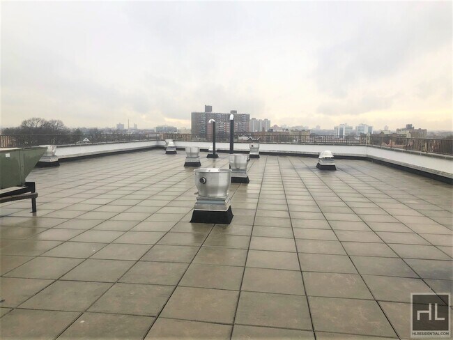 Building Photo - 3030 Middletown Rd