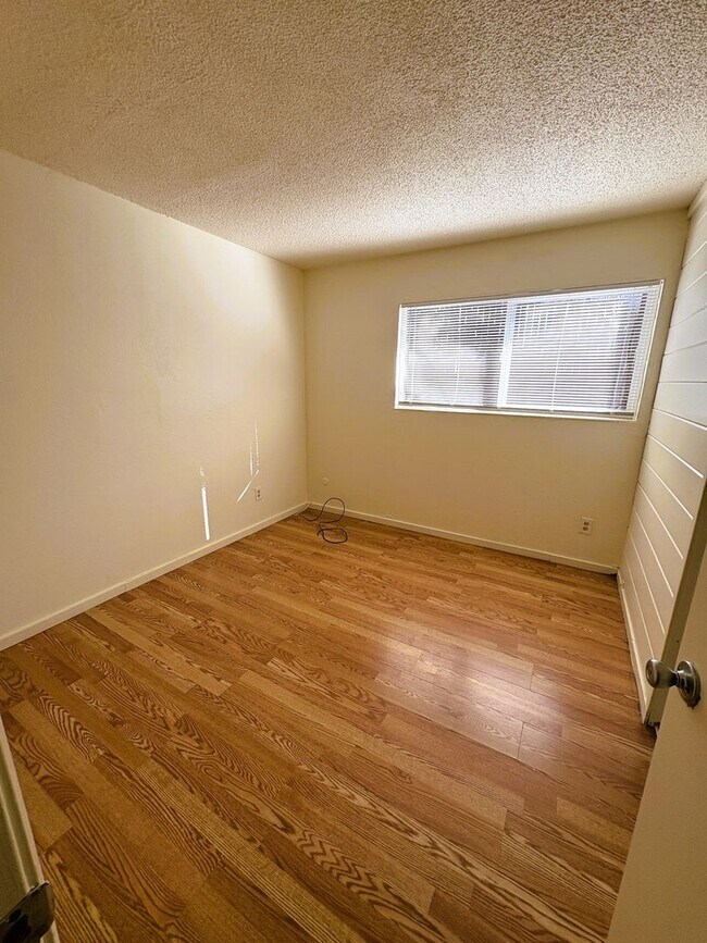 Building Photo - 8225-8227 Dowling St.