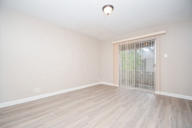 Building Photo - 2585 Marilee Ln