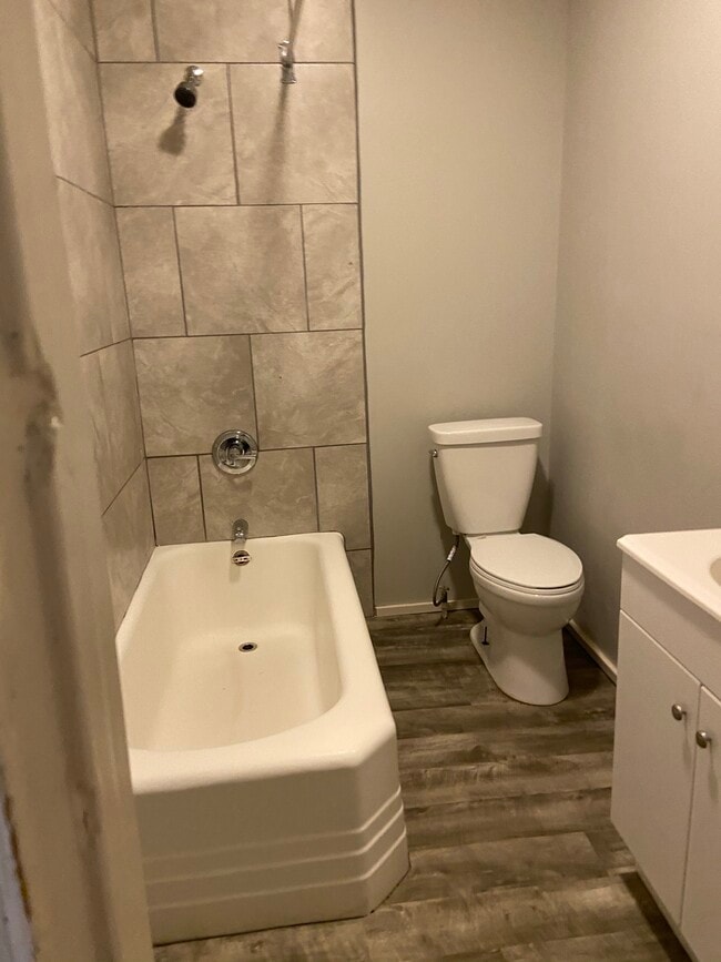 Building Photo - 804 15th St