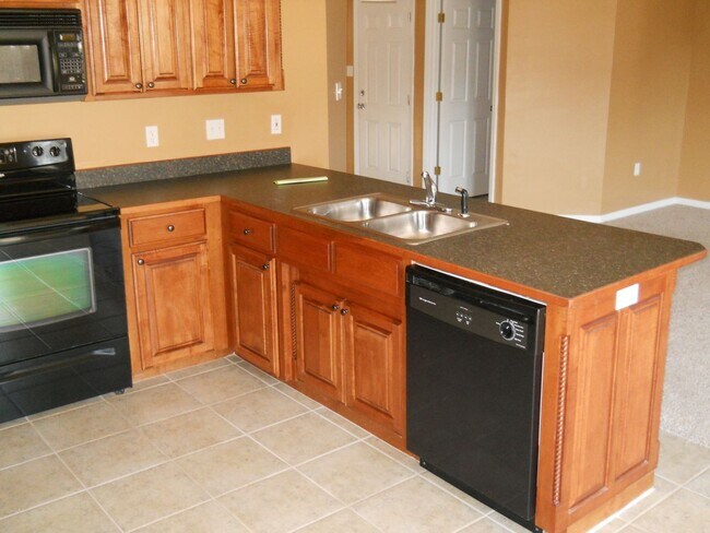 Building Photo - 3 BR 2 BA in Hahira